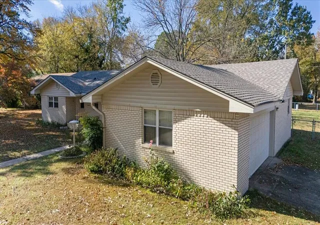 Homes for sale in Idabel, OK | 501 Se Ave J Ave, Idabel, OK 74745 | MLS# 1192518
