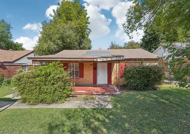 1st image of 2101 Ne 18th St, Oklahoma City, OK 73111 | MLS# 1192527