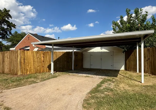 Homes for sale in Oklahoma City, OK | 644 Sw 44Th St, Oklahoma City, OK 73109 | MLS# 1192544