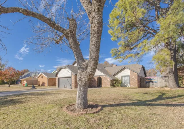 4th image of 10329 Kendal Ave, Yukon, OK 73099 | MLS# 1192548
