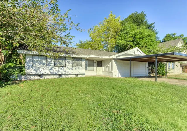 2nd image of 833 S Scott St, Oklahoma City, OK 73115 | MLS# 1192571