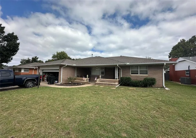 2nd image of 4129 Nw 61st St, Oklahoma City, OK 73112 | MLS# 1192598