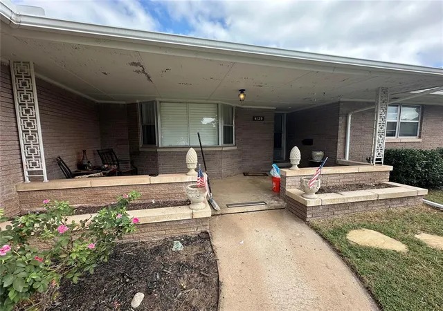 3rd image of 4129 Nw 61St St, Oklahoma City, OK 73112 | MLS# 1192598