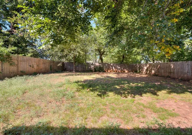 Photo 20 of Single family home for sale at 1319 Ne 15th St, Oklahoma City, OK 73117 | MLS# 1192720 | Listing updated on 2026-02-16