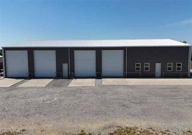 2nd image of 24174 E 998 Th Rd, Weatherford, OK 73096 | MLS# 1193008