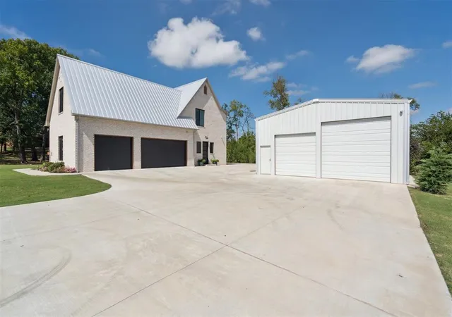 1st image of 807 Colbert St, Tuttle, OK 73089 | MLS# 1193142
