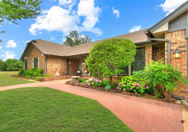 Photo 2 of Single family home for sale at 8420 Ne 125th St, Jones, OK 73049 | MLS# 1193206 | Listing updated on 2025-10-11
