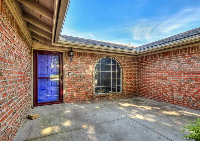 Photo 4 of Single Family Residence at 332 W Platt Dr, Yukon, OK 73099 | MLS# 1193361 | | Sold on 2025-12-04