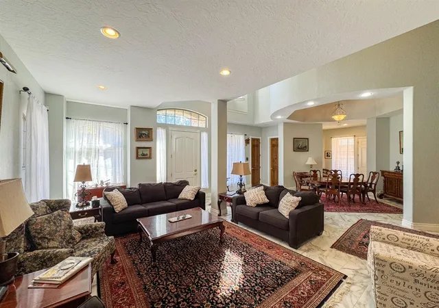 5th image of 220 Olde Brook Ct, Norman, OK 73072 | MLS# 1193425