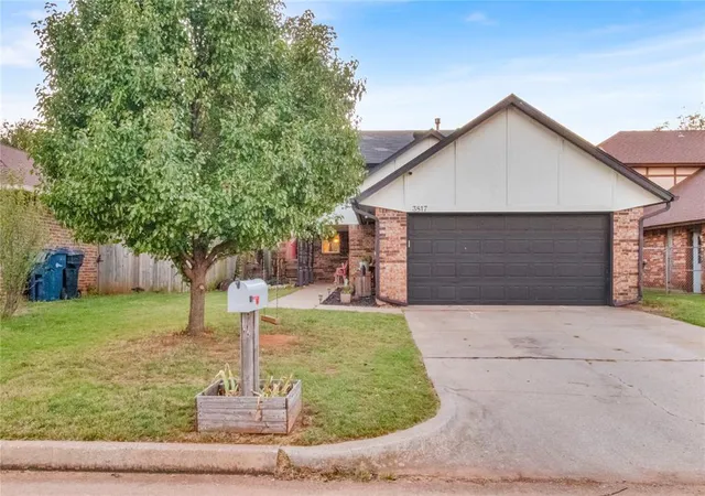 3rd image of 3817 Windswest Ct, Oklahoma City, OK 73179 | MLS# 1193480