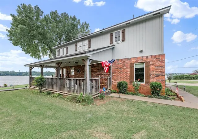 1st image of 809 Lakewood Dr, Guthrie, OK 73044 | MLS# 1193514