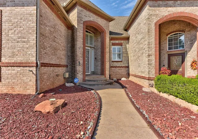 3rd image of 214 Boulevard Du Lac, Norman, OK 73071 | MLS# 1193561