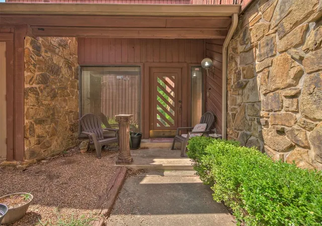 1st image of 3142 Rock Ridge Pl, Oklahoma City, OK 73120 | MLS# 1193678