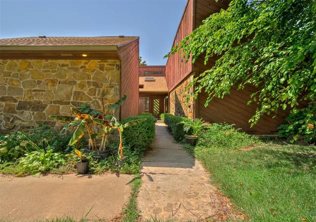 3rd image of 3142 Rock Ridge Pl, Oklahoma City, OK 73120 | MLS# 1193678