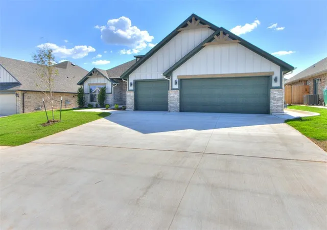 3rd image of 9220 Sw 43Rd St, Oklahoma City, OK 73179 | MLS# 1193884