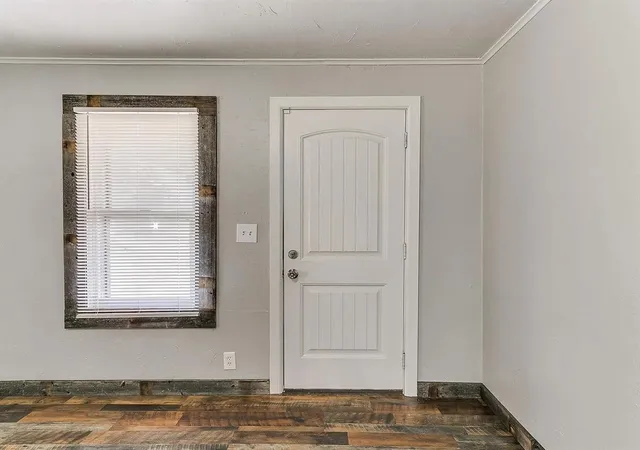 Photo 4 of Single Family Residence at 2933 Woodlawn Dr, Moore, OK 73160 | MLS# 1194063 | | Sold on 2025-11-21