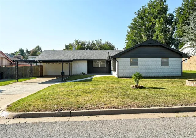 Homes for sale in Oklahoma City, OK | 4612 Nw 62Nd St, Oklahoma City, OK 73122 | MLS# 1194071