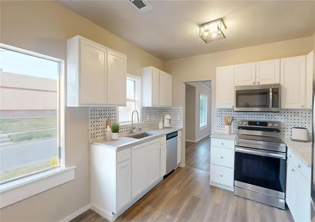 Photo 3 of Single family home for sale at 403 Se Carter St, Ardmore, OK 73401 | MLS# 1194169 | Listing updated on 2026-01-22