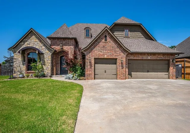 Photo 1 of Single Family Residence at 3205 Sycamore Dr, Moore, OK 73160 | MLS# 1194356 | | Sold on 2025-12-19