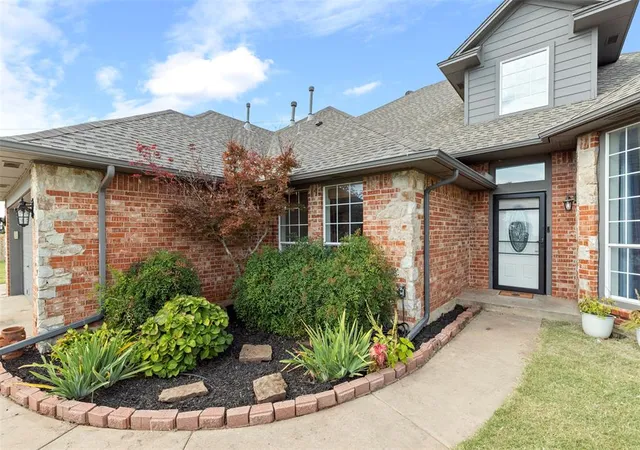 5th image of 1045 Belmont Pl, Yukon, OK 73099 | MLS# 1194433