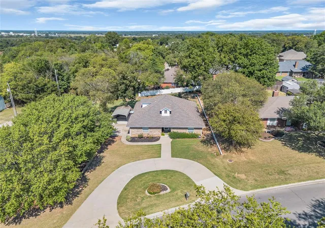Photo 1 of Single Family Residence at 307 Bowling Dr, Pauls Valley, OK 73075 | MLS# 1194516 |  | Sold on 2026-01-30