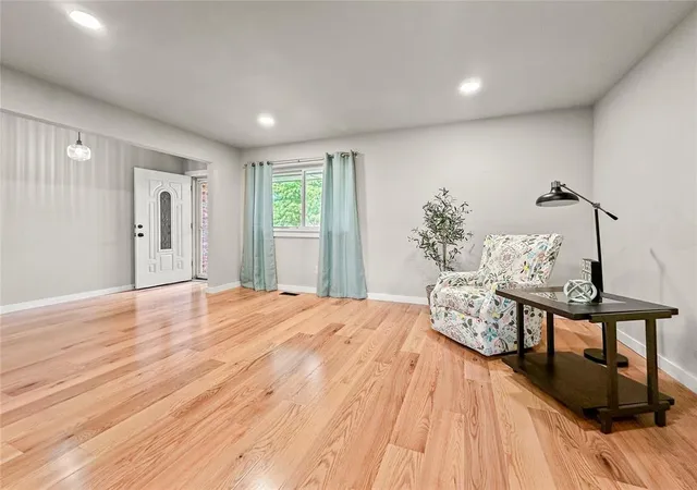5th image of 314 N Lakeside Ter, Mustang, OK 73064 | MLS# 1194645