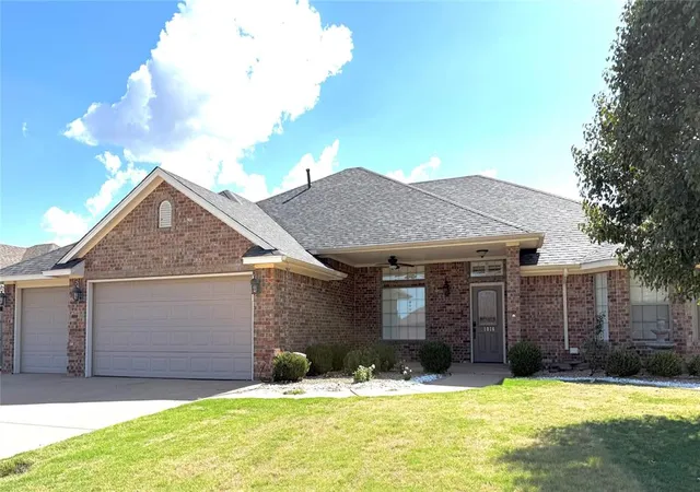 Photo 1 of Single family home for sale at 1016 Sheryl Ln, Altus, OK 73521 | MLS# 1194772 | Listing updated on 2025-12-29