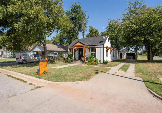 1st image of 100 N Donald Ave, El Reno, OK 73036 | MLS# 1194839