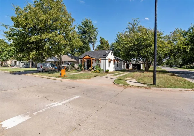 2nd image of 100 N Donald Ave, El Reno, OK 73036 | MLS# 1194839