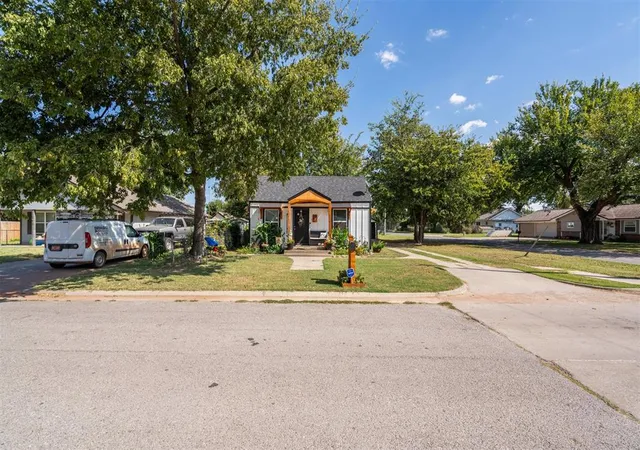 3rd image of 100 N Donald Ave, El Reno, OK 73036 | MLS# 1194839