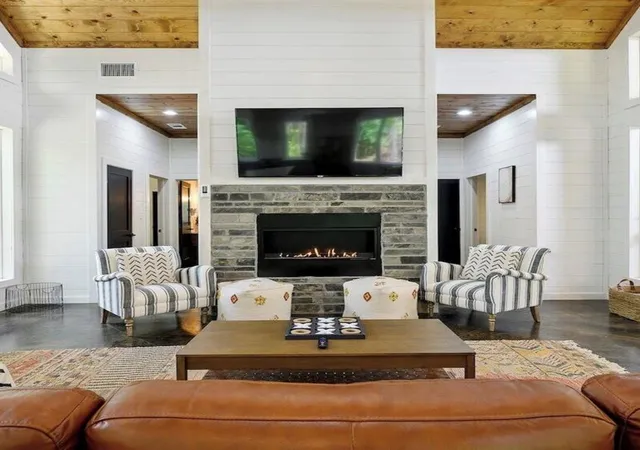 2nd image of 237 Bear Cedar Trl, Broken Bow, OK 74728 | MLS# 1194847