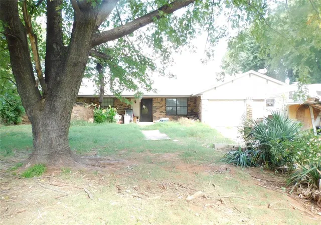 Photo 1 of Sale Pending at 2317 W Keens Dr, Mustang, OK 73064 | MLS# 1194903 | Listing updated on 2026-08-16