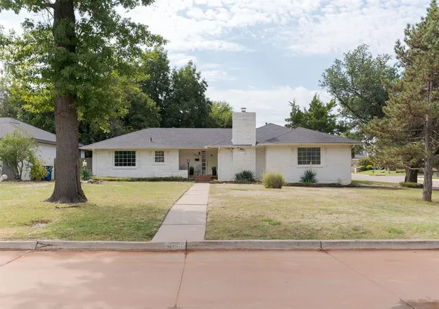 Photo 2 of Single family home for sale at 1908 Dorchester Dr, Nichols Hills, OK 73120 | MLS# 1194921 | Listing updated on 2026-02-24