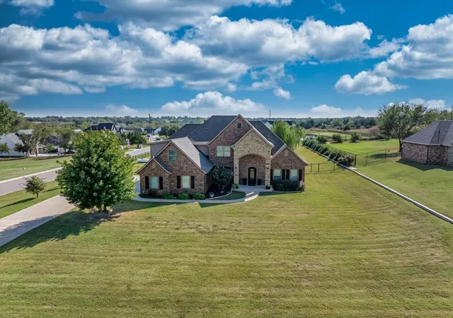 1st image of 1582 N High Ridge Dr, Blanchard, OK 73010 | MLS# 1195077