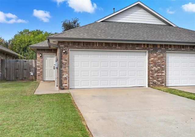 2nd image of 105 Ashley Dr, Edmond, OK 73003 | MLS# 1195198