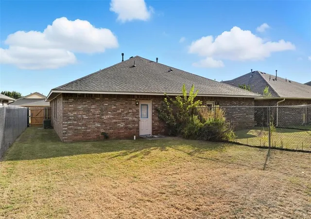 25th image of 105 Ashley Dr, Edmond, OK 73003 | MLS# 1195198