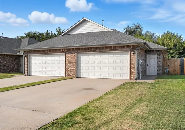 4th image of 105 Ashley Dr, Edmond, OK 73003 | MLS# 1195198