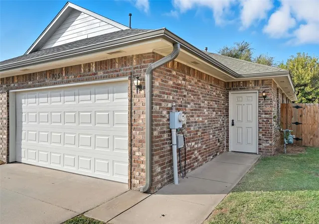 5th image of 105 Ashley Dr, Edmond, OK 73003 | MLS# 1195198
