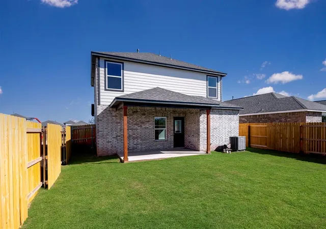 11th image of 12716 Torreta Way, Yukon, OK 73099 | MLS# 1195492