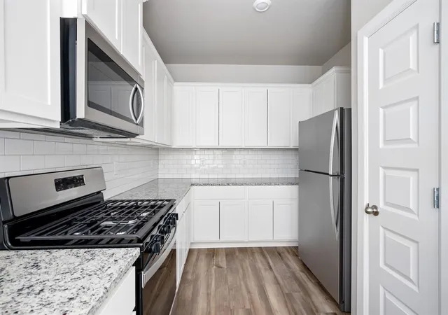 3rd image of 12716 Torreta Way, Yukon, OK 73099 | MLS# 1195492