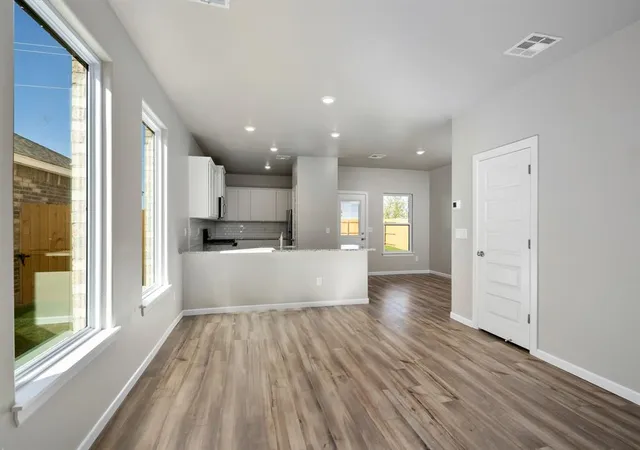 4th image of 12716 Torreta Way, Yukon, OK 73099 | MLS# 1195492