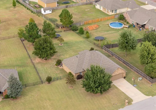 35th image of 3567 Estate Dr, Norman, OK 73072 | MLS# 1195677