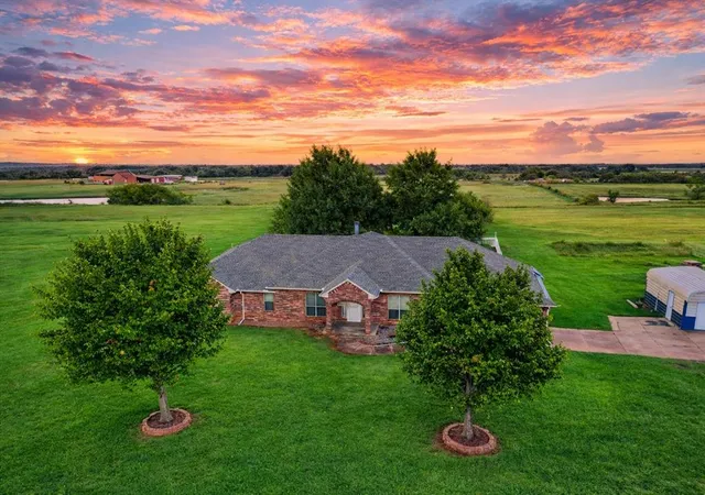 2nd image of 104278 S Homestead Dr, Mc Loud, OK 74851 | MLS# 1195711