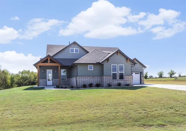 2nd image of 2881 Hayfield Way, Guthrie, OK 73044 | MLS# 1195757