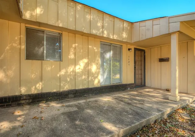 4th image of 1021 W Woodcrest Dr, Oklahoma City, OK 73110 | MLS# 1195854