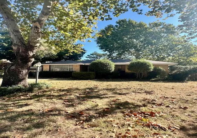 3rd image of 8 Burk Way, Del City, OK 73115 | MLS# 1195856