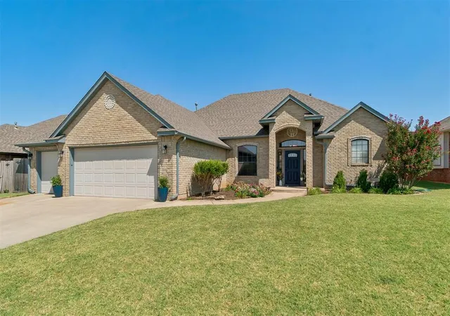 1st image of 817 Tea Rose Dr, Yukon, OK 73099 | MLS# 1195939