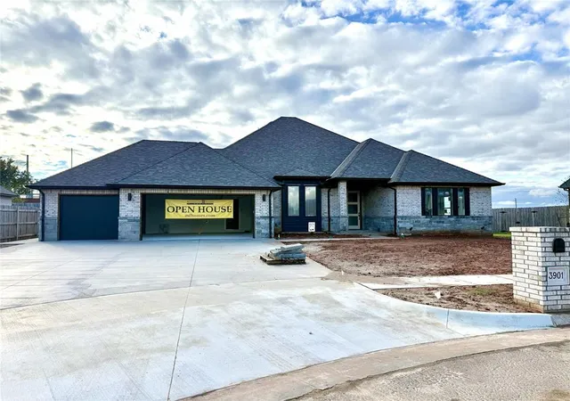 Photo 1 of Single family home for sale at 3901 Sorano Dr, Moore, OK 73160 | MLS# 1195970 | Listing updated on 2025-11-03