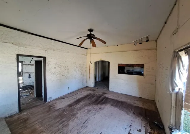 Photo 2 of Single family home for sale at 507 N 13th St, Frederick, OK 73542 | MLS# 1196029 | Listing updated on 2025-11-19