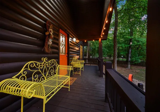 2nd image of 141 Lost Oaks Trl, Broken Bow, OK 74728 | MLS# 1196097
